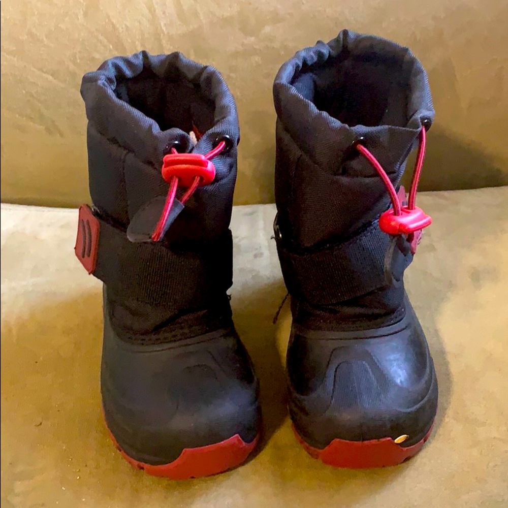 Snow boots